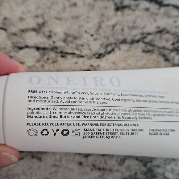 Bundle of ONEIRO Sunchasers Body Wash (3 fl oz) and Body Milk (3 fl oz) - Picture 4 of 6